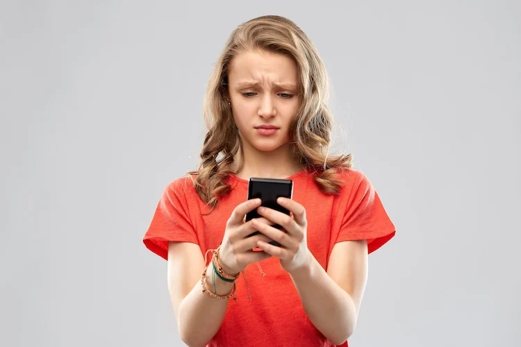 Addiction Loops in Social Media