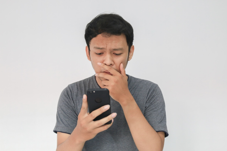 social media addiction signs